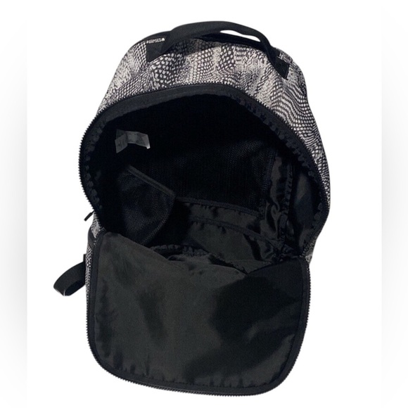 LULULEMON CITY ADVENTURER BACKPACK SWERVE VAPOR MEDal GRAY BLACK - Picture 4 of 5